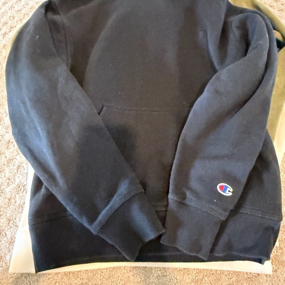 Champion (3) and (1) Under Atmour hoodie - Picture 10 of 10